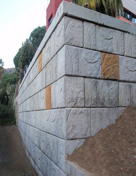 Muros de cierre de perímetro y contención de Hormigón